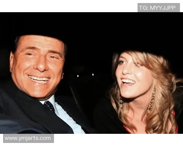 足球明星亲密瞬间大揭秘甜蜜亲吻片段图片回顾