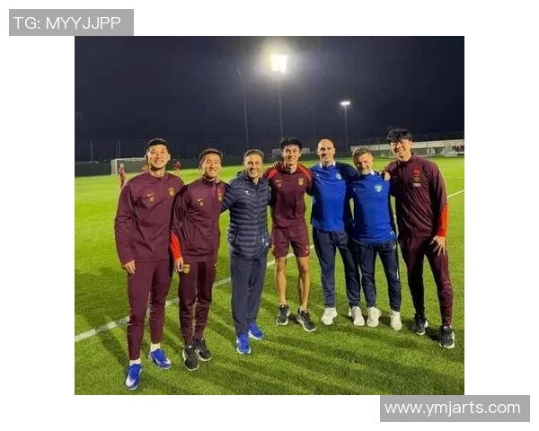 足球明星重返赛场与教练重聚感慨万千共同回忆辉煌岁月